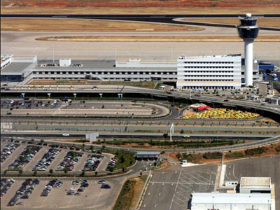 Έπεσαν οι τιμές στο πάρκινγκ του αεροδρομίου